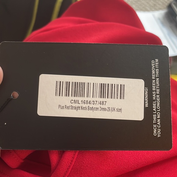 Plus Size Red Straight Neck Bodycon Dress | Pretty Little Thing - Picture 9 of 9